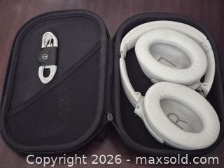 MaxSold Auction: Bose QuietComfort 45 Wireless Noise?Cancelling Headphones Like New - Toronto (Ontario, Canada) SELLER MANAGED Downsizing Online Auction - Mcadam Avenue