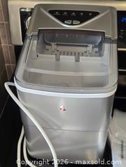 MaxSold Auction: FZF Icemaker Machine New Unused 2 L capacity - Toronto (Ontario, Canada) PARTNER MANAGED Downsizing Online Auction - McAdam Avenue