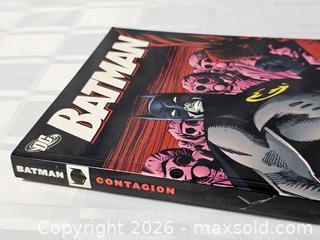 MaxSold Auction: BATMAN DC GRAPHIC NOVEL BOOK - Kingston (Ontario, Canada) SELLER MANAGED Downsizing Online Auction - Rosemund Crescent