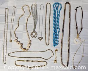 MaxSold Auction: COSTUME JEWELRY NECKLACE LOT - Kingston (Ontario, Canada) SELLER MANAGED Downsizing Online Auction - Rosemund Crescent
