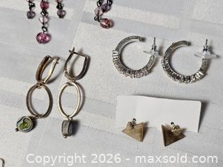 MaxSold Auction: EARRING MIXED LOT - Kingston (Ontario, Canada) SELLER MANAGED Downsizing Online Auction - Rosemund Crescent