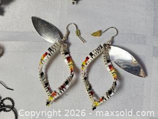 MaxSold Auction: EARRING MIXED LOT - Kingston (Ontario, Canada) SELLER MANAGED Downsizing Online Auction - Rosemund Crescent