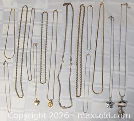MaxSold Auction: LARGE COSTUME JEWELRY NECKLACE LOT - Kingston (Ontario, Canada) SELLER MANAGED Downsizing Online Auction - Rosemund Crescent