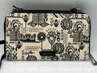 MaxSold Auction: Sakroots Artist Circle Large Smartphone Crossbody - Menlo Park (California, USA) SELLER MANAGED Downsizing Online Auction - Henderson Place