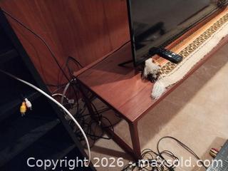 MaxSold Auction: Mid-Century Walnut Veneer Coffee Table / Bench C - Toronto (Ontario, Canada) Estate Sale Online Auction - Larkfield Drive