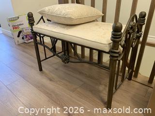 MaxSold Auction: Small Cream Metal Frame Bench with Removable Fabric Cushion - Belleville (Ontario, Canada) SELLER MANAGED Moving Online Auction - Covington Crescent