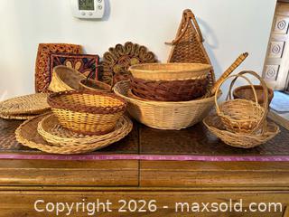 MaxSold Auction: Handmade Wicker Baskets Lot (6–10) - Multicolor & Natural - North Franklin Township (Pennsylvania, USA) PARTNER MANAGED Estate Sale Online Auction - Hazelwood Drive