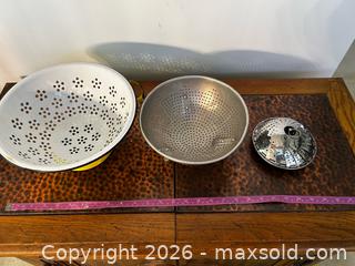 MaxSold Auction: Set of 3 Enameled Metal Colanders / Steamer Baskets, Made in Japan - North Franklin Township (Pennsylvania, USA) PARTNER MANAGED Estate Sale Online Auction - Hazelwood Drive