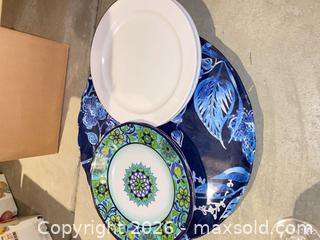 MaxSold Auction: Mixed Plastic Dish Wear, 16-50 Pieces - Longmont (Colorado, USA) PARTNER MANAGED Estate Sale Online Auction -  Twilight Court