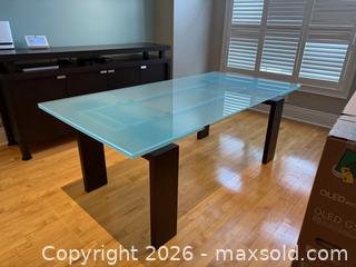 MaxSold Auction: Brooklyn Extending Glass Table by Tonin Casa - Toronto (Ontario, Canada) SELLER MANAGED Moving Online Auction - Snowdon Avenue