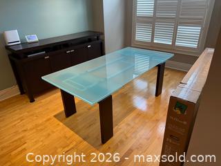 MaxSold Auction: Brooklyn Extending Glass Table by Tonin Casa - Toronto (Ontario, Canada) SELLER MANAGED Moving Online Auction - Snowdon Avenue