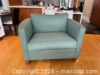 MaxSold Auction: Large Green Upholstered Armchair - Toronto (Ontario, Canada) SELLER MANAGED Moving Online Auction - Snowdon Avenue