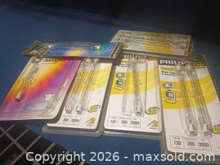 MaxSold Auction: 300W R7s Double-Ended Linear Bulbs — GE/Philips/Sylvania - Pacifica (California, USA) SELLER MANAGED Downsizing Online Auction -  Palmetto Avenue (CONDO)