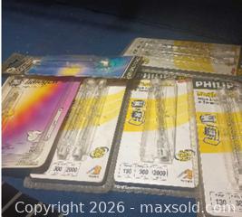 MaxSold Auction: 300W R7s Double-Ended Linear Bulbs — GE/Philips/Sylvania - Pacifica (California, USA) SELLER MANAGED Downsizing Online Auction -  Palmetto Avenue (CONDO)