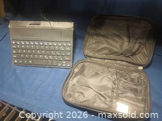 MaxSold Auction: Black Wired Compact Tablet Keyboard with PU Folio Case - Pacifica (California, USA) SELLER MANAGED Downsizing Online Auction -  Palmetto Avenue (CONDO)