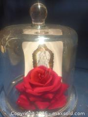 MaxSold Auction: Clear Cut Glass Vase with Lighted Cloche and Preserved Rose - Pacifica (California, USA) SELLER MANAGED Downsizing Online Auction -  Palmetto Avenue (CONDO)
