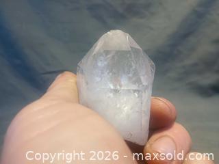 MaxSold Auction: Clear Quartz Single-Terminated Point, Medium Specimen - Pacifica (California, USA) SELLER MANAGED Downsizing Online Auction -  Palmetto Avenue (CONDO)