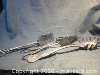 MaxSold Auction: F.B. Rogers Silver Plated Serving Utensil Lot (3 Pieces) - Pacifica (California, USA) SELLER MANAGED Downsizing Online Auction -  Palmetto Avenue (CONDO)