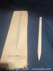 MaxSold Auction: Generic White Universal Rechargeable Stylus Pen (Micro-USB) - Pacifica (California, USA) SELLER MANAGED Downsizing Online Auction -  Palmetto Avenue (CONDO)