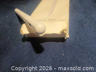 MaxSold Auction: Generic White Universal Rechargeable Stylus Pen (Micro-USB) - Pacifica (California, USA) SELLER MANAGED Downsizing Online Auction -  Palmetto Avenue (CONDO)