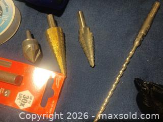 MaxSold Auction: Mixed Hand Tools & Accessories Small Lot (5–10 Pieces) - Pacifica (California, USA) SELLER MANAGED Downsizing Online Auction -  Palmetto Avenue (CONDO)