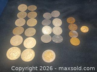 MaxSold Auction: Philippine Coins Assortment 1990s — 20–30 Mixed Denominations - Pacifica (California, USA) SELLER MANAGED Downsizing Online Auction -  Palmetto Avenue (CONDO)