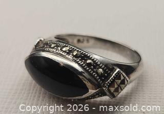 MaxSold Auction: Silver ring with Onyx stone - Mississauga (Ontario, Canada) SELLER MANAGED Downsizing Online Auction - Golden Orchard Drive (CONDO)
