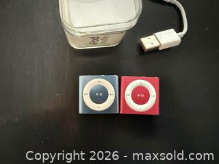 MaxSold Auction: Apple iPod Shuffle 2x  - Toronto (Ontario, Canada) SELLER MANAGED Downsizing Online Auction - Collingdale Road