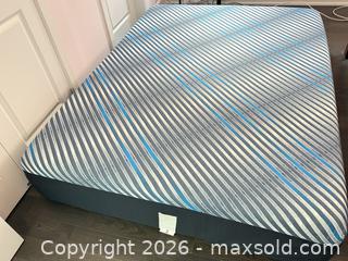 MaxSold Auction: Serta iComfort Pro HD Queen Memory Foam Mattress - Richmond Hill (Ontario, Canada) SELLER MANAGED Moving Online Auction - Kent Matthew Street