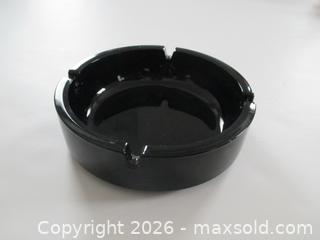 MaxSold Auction: 2 MCM Glass Ash Trays Brown & Black - Toronto (Ontario, Canada) SELLER MANAGED Downsizing Online Auction - Greenland Road