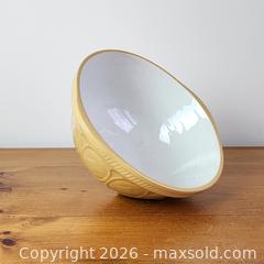 MaxSold Auction: Large Pottery TG Green England Gripstand Mixing Bowl - Toronto (Ontario, Canada) SELLER MANAGED Downsizing Online Auction - Greenland Road