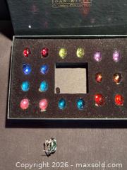 MaxSold Auction: VINTAGE JOAN RIVERS 2 PR GOLD TONE /SILVER TONE NTERCHANGEABLE EARRINGS FACETED (10) - Aurora (Ontario, Canada) SELLER MANAGED Estate Sale Online Auction -  Closs Square