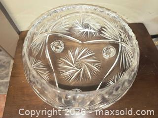 MaxSold Auction: Crystal Footed Pinwheel Bowl - Kingston (Ontario, Canada) SELLER MANAGED Downsizing Online Auction - Railway