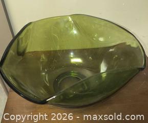 MaxSold Auction: Green Olive Art glass Bowl - Kingston (Ontario, Canada) SELLER MANAGED Downsizing Online Auction - Railway