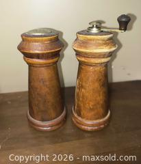 MaxSold Auction: Wood Salt and Pepper Mill Grinder pair - Kingston (Ontario, Canada) SELLER MANAGED Downsizing Online Auction - Railway