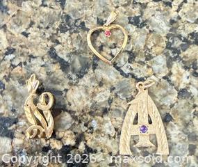 MaxSold Auction: Gold pendants A - Metro Vancouver A (British Columbia, Canada) SELLER MANAGED Downsizing Online Auction - College Highroad