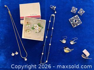 MaxSold Auction: Jewelry Sets and more A - Metro Vancouver A (British Columbia, Canada) SELLER MANAGED Downsizing Online Auction - College Highroad