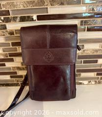 MaxSold Auction: Leather Purse, Wallet and Briefcase A - Metro Vancouver A (British Columbia, Canada) SELLER MANAGED Downsizing Online Auction - College Highroad