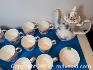 MaxSold Auction: Royal Albert Coffee Pot, Coffee Mugs and Sugar Bowl A - Metro Vancouver A (British Columbia, Canada) SELLER MANAGED Downsizing Online Auction - College Highroad