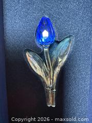 MaxSold Auction: Swarovski Crystal Tulips and Metal Stands A - Metro Vancouver A (British Columbia, Canada) SELLER MANAGED Downsizing Online Auction - College Highroad
