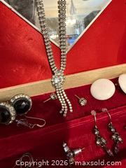 MaxSold Auction: Vintage Jewelry Box and Jewelry A - Metro Vancouver A (British Columbia, Canada) SELLER MANAGED Downsizing Online Auction - College Highroad