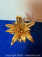 MaxSold Auction: Vintage Swarovski Gold Leaf Pineapple and Apple A - Metro Vancouver A (British Columbia, Canada) SELLER MANAGED Downsizing Online Auction - College Highroad
