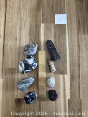 MaxSold Auction: Assorted Patterned Stones & Fossilized Specimens - 8 Pieces - Milton (Ontario, Canada) SELLER MANAGED Downsizing Online Auction - Broadway Avenue
