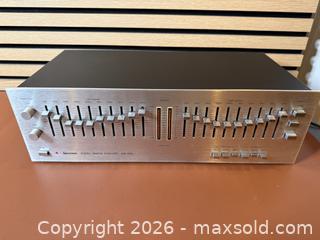 MaxSold Auction: Spectrum Stereo Graphic Equalizer (Model SGE-204L) - Tested Working - Milton (Ontario, Canada) SELLER MANAGED Downsizing Online Auction - Broadway Avenue