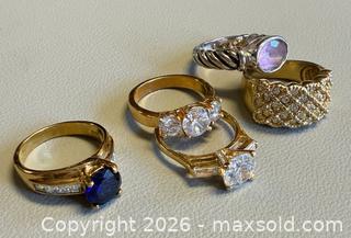 MaxSold Auction: (5) Vintage Costume Jewelry Rings  - Toronto (Ontario, Canada) PARTNER MANAGED Reseller Online Auction - Queen Street West
