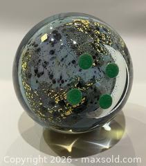 MaxSold Auction: ** RARE ** Signed & Dated Art Glass Vase By Toan Klein - 1985 - Toronto (Ontario, Canada) PARTNER MANAGED Reseller Online Auction - Queen Street West