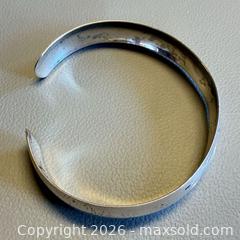 MaxSold Auction: Vintage 925 Silver Open Cuff Bangle / Bracelet - Marked  - Toronto (Ontario, Canada) PARTNER MANAGED Reseller Online Auction - Queen Street West
