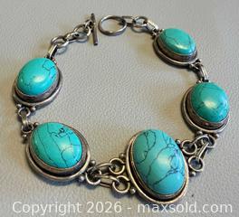 MaxSold Auction: Vintage 925 Silver Turquoise Bracelet - Marked  - Toronto (Ontario, Canada) PARTNER MANAGED Reseller Online Auction - Queen Street West