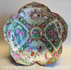 MaxSold Auction: Vintage Chinese Rose Medallion Porcelain Bowl - Toronto (Ontario, Canada) PARTNER MANAGED Reseller Online Auction - Queen Street West