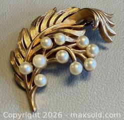 MaxSold Auction: Vintage Signed Crown Trifari Gold Plated Brooch with Pearls - Toronto (Ontario, Canada) PARTNER MANAGED Reseller Online Auction - Queen Street West
